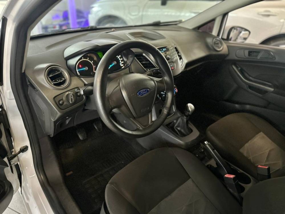 FORD - FIESTA - 2013/2014 - Branca - R$ 43.900,00