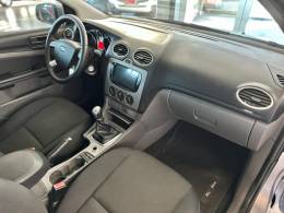FORD - FOCUS - 2010/2011 - Prata - R$ 40.900,00