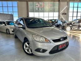 FORD - FOCUS - 2010/2011 - Prata - R$ 40.900,00
