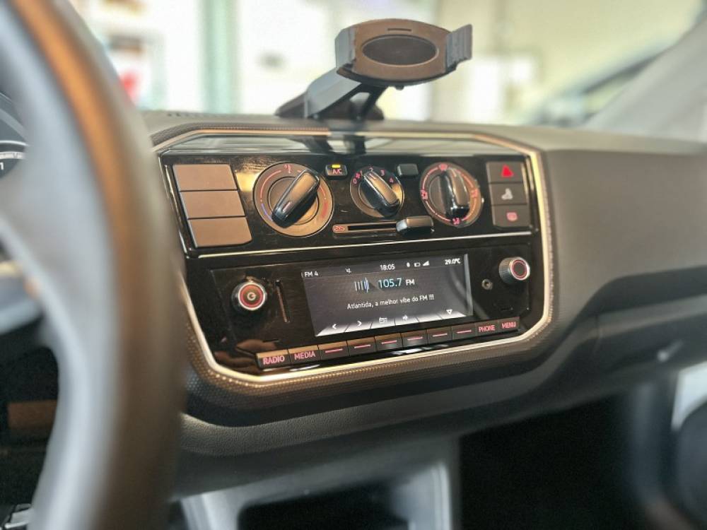 VOLKSWAGEN - UP - 2019/2019 - Branca - R$ 64.900,00