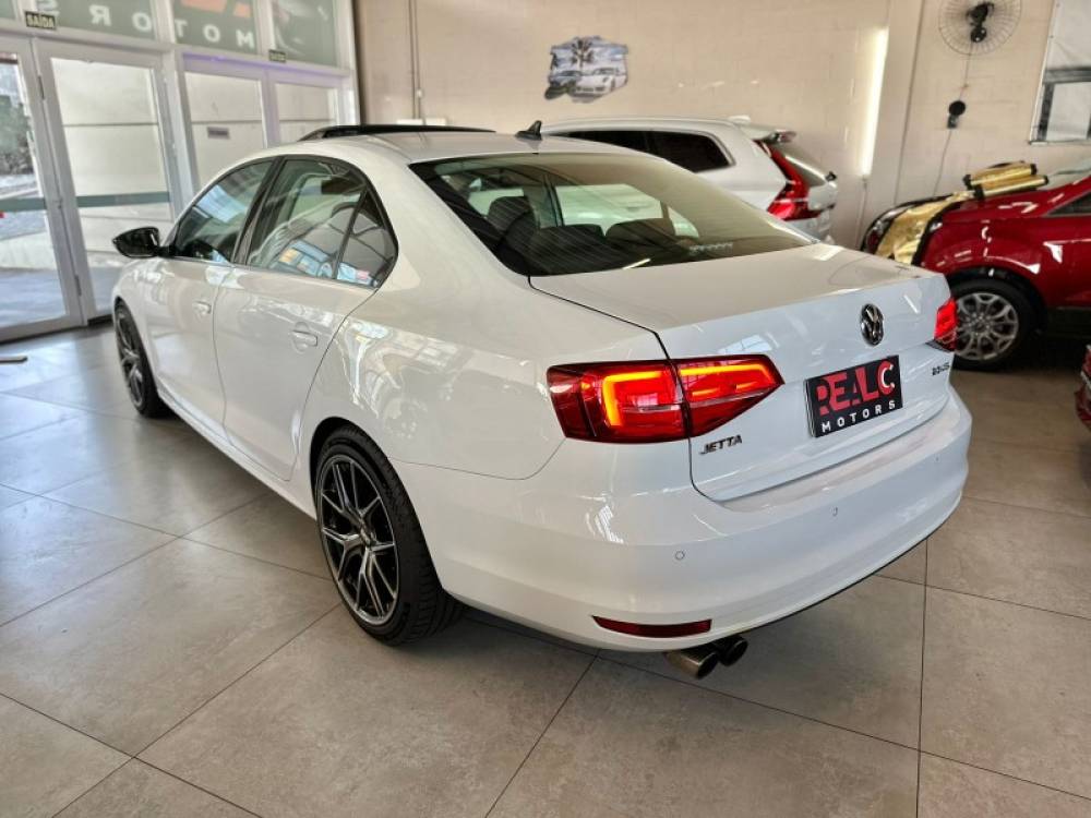 VOLKSWAGEN - JETTA - 2016/2016 - Branca - R$ 96.900,00