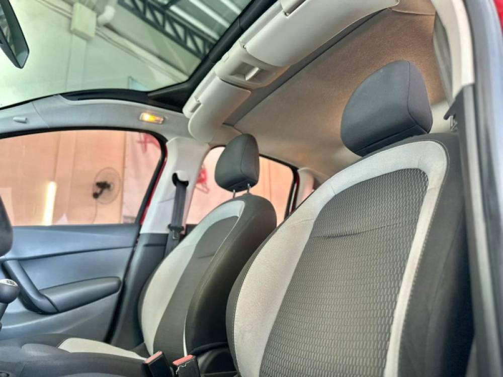 CITROËN - C3 - 2016/2017 - Vermelha - R$ 48.900,00