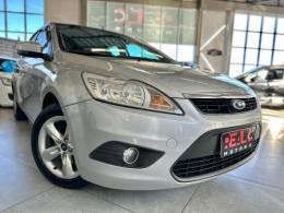 FORD - FOCUS - 2010/2011 - Prata - R$ 40.900,00