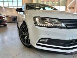 VOLKSWAGEN - JETTA - 2016/2016 - Branca - R$ 96.900,00