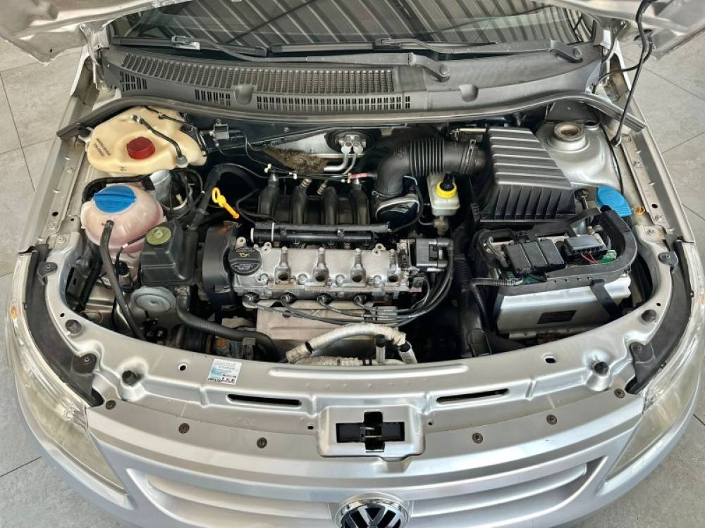 VOLKSWAGEN - VOYAGE - 2009/2010 - Prata - R$ 34.900,00