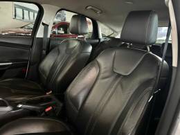 FORD - FOCUS - 2014/2015 - Branca - R$ 46.900,00