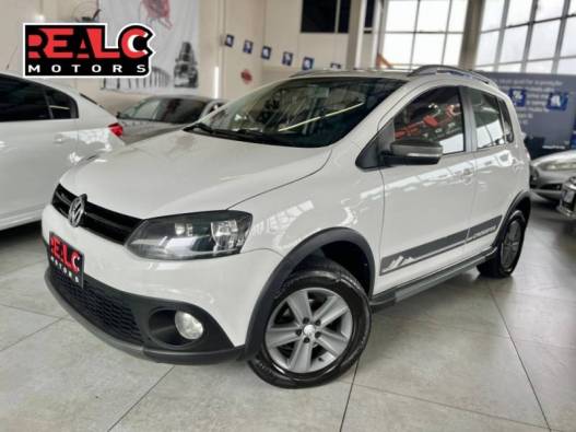 VOLKSWAGEN - CROSSFOX - 2011/2012 - Branca - R$ 45.900,00