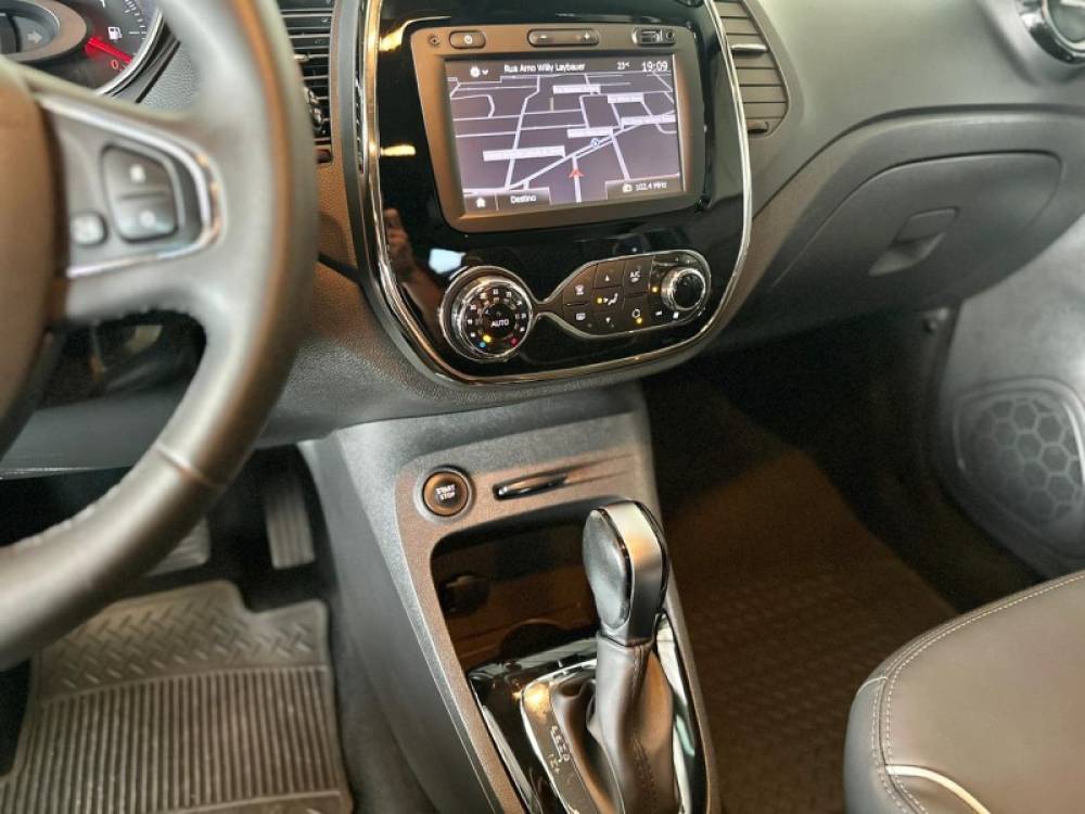 RENAULT - CAPTUR - 2018/2018 - Preta - R$ 74.900,00