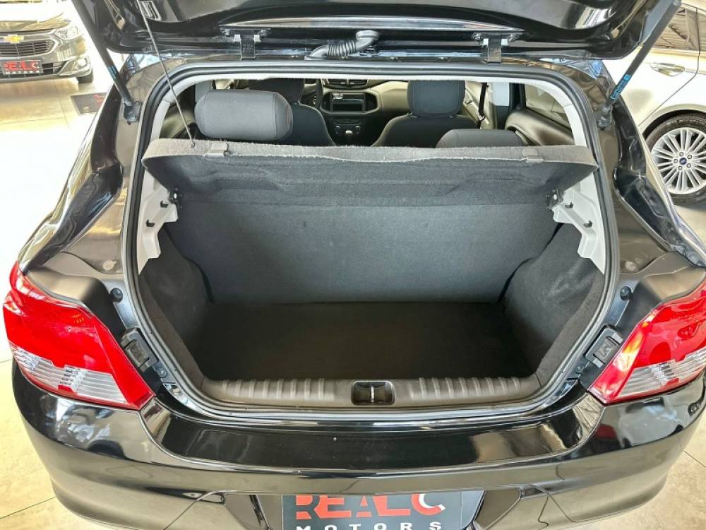 CHEVROLET - ONIX - 2014/2015 - Preta - R$ 41.900,00