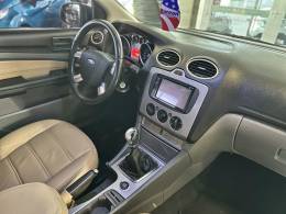 FORD - FOCUS - 2010/2011 - Branca - R$ 40.900,00