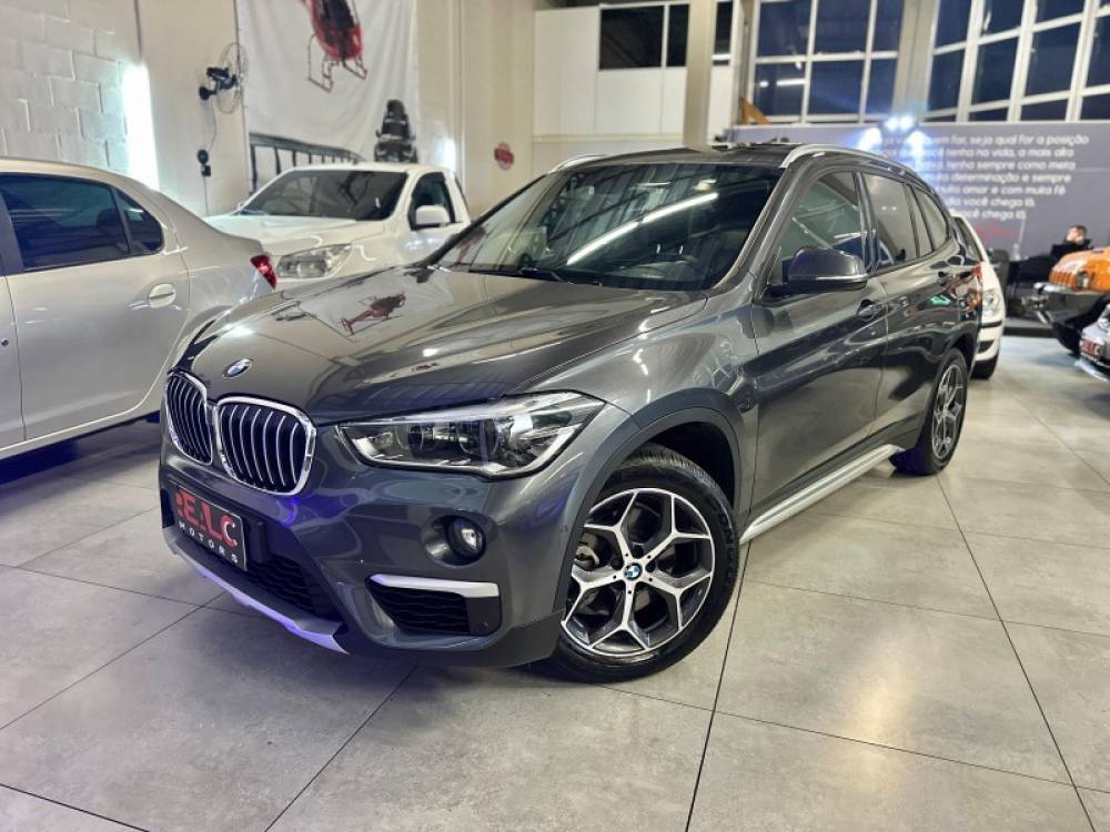 BMW - X1 - 2018/2019 - Cinza - R$ 137.900,00