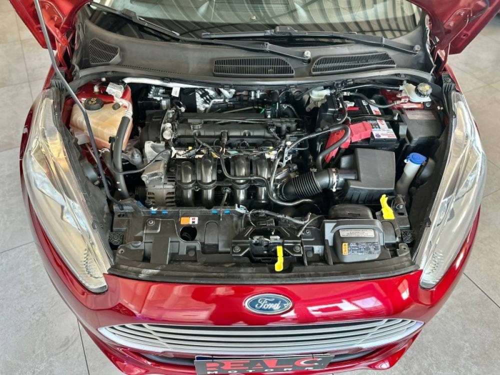 FORD - FIESTA - 2014/2015 - Vermelha - R$ 44.900,00
