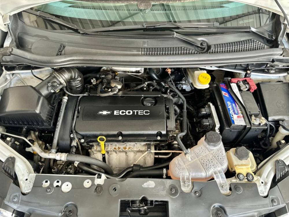 CHEVROLET - SONIC - 2013/2014 - Branca - R$ 42.900,00