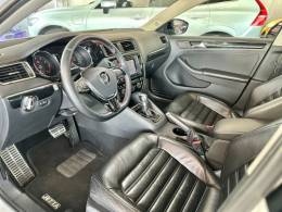 VOLKSWAGEN - JETTA - 2016/2016 - Branca - R$ 96.900,00