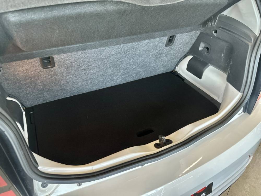 VOLKSWAGEN - UP - 2019/2019 - Branca - R$ 64.900,00