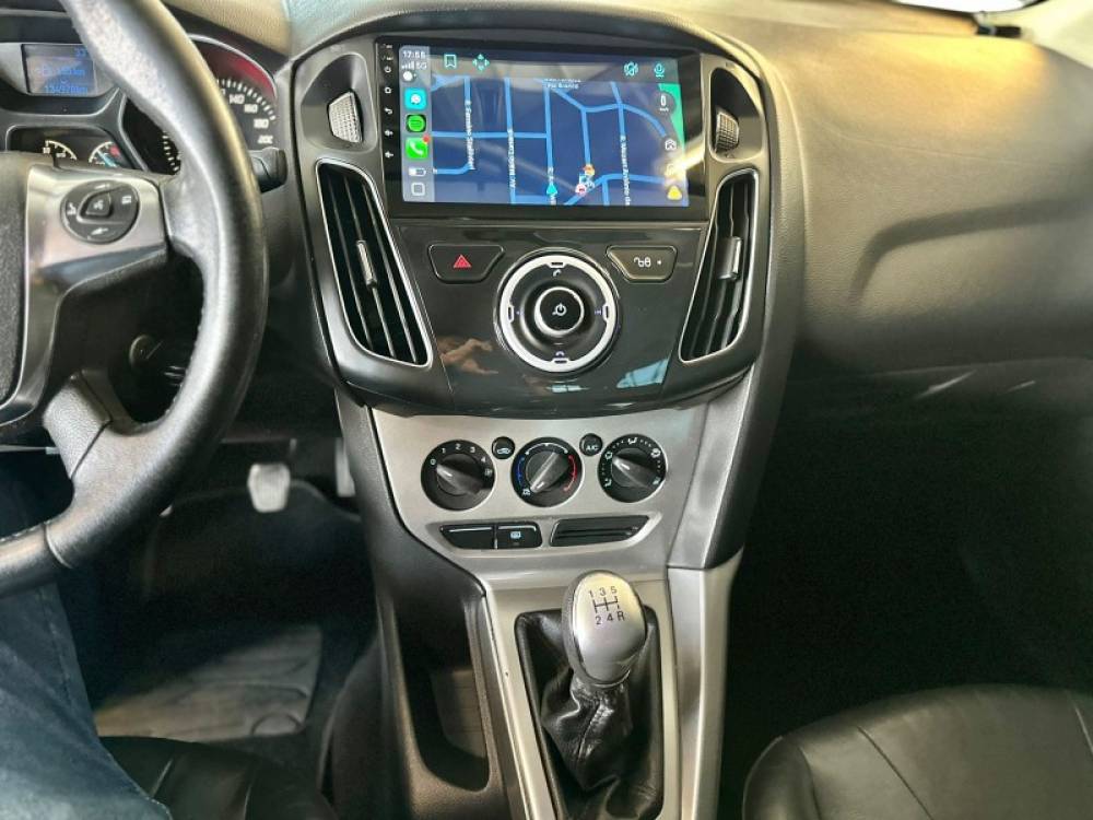 FORD - FOCUS - 2013/2014 - Preta - R$ 44.900,00