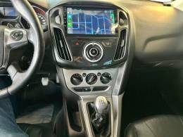 FORD - FOCUS - 2013/2014 - Preta - R$ 44.900,00