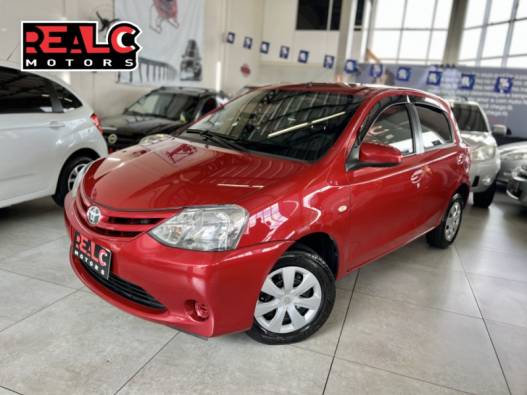 TOYOTA - ETIOS - 2016/2016 - Vermelha - R$ 46.900,00