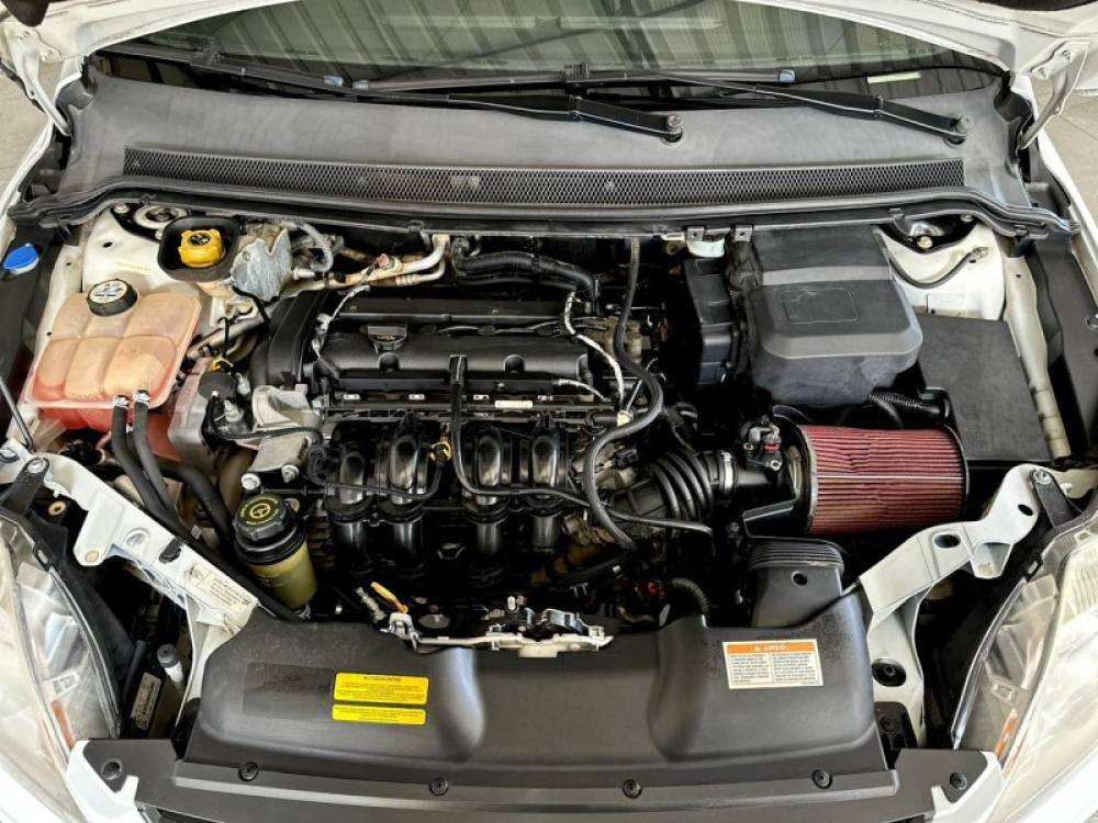 FORD - FOCUS - 2011/2012 - Branca - R$ 43.900,00