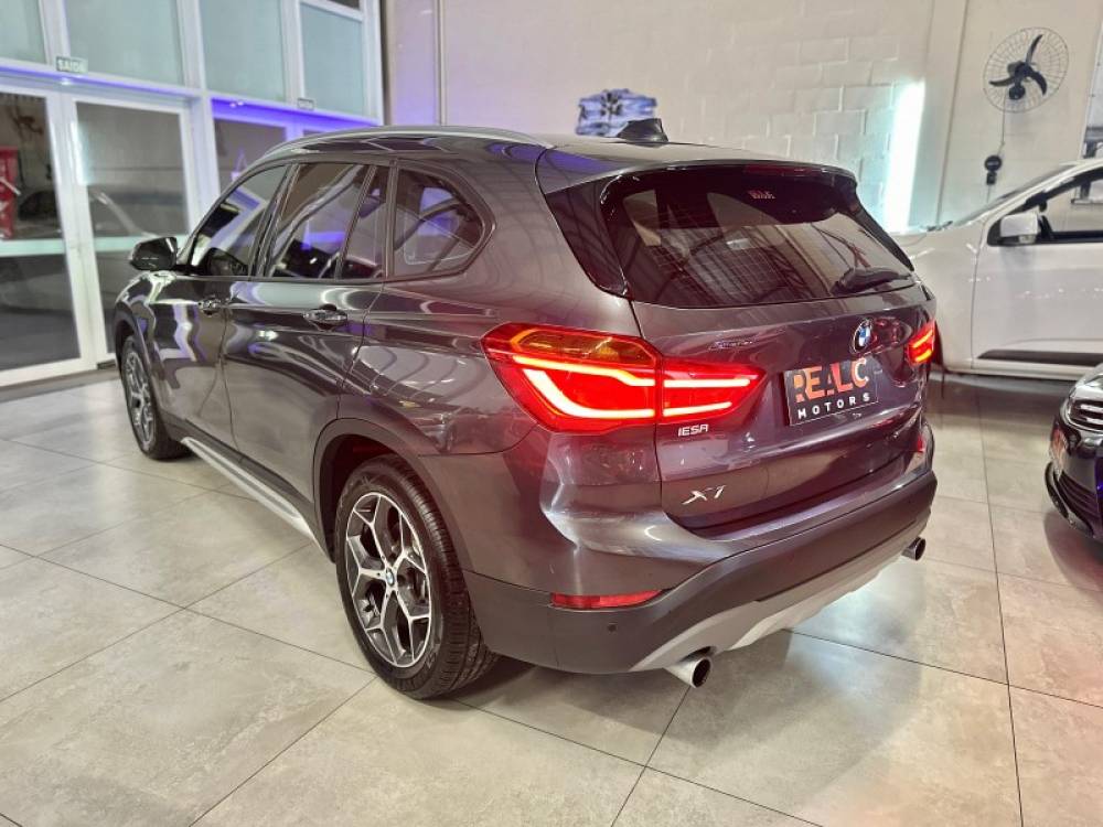 BMW - X1 - 2018/2019 - Cinza - R$ 137.900,00