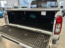 NISSAN - FRONTIER - 2014/2015 - Branca - R$ 109.900,00