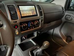 NISSAN - FRONTIER - 2014/2015 - Prata - R$ 97.900,00