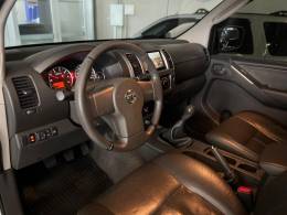 NISSAN - FRONTIER - 2014/2015 - Prata - R$ 103.900,00