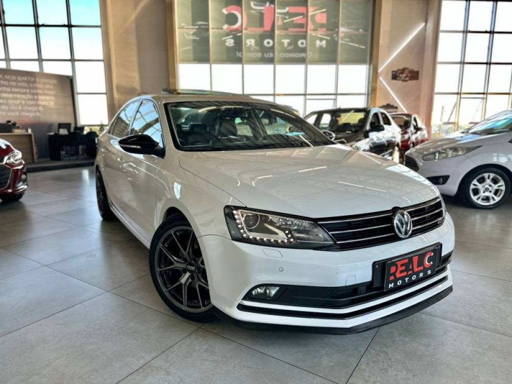 VOLKSWAGEN - JETTA - 2016/2016 - Branca - R$ 96.900,00