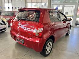 TOYOTA - ETIOS - 2016/2016 - Vermelha - R$ 46.900,00