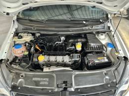 VOLKSWAGEN - FOX - 2011/2012 - Branca - R$ 40.900,00
