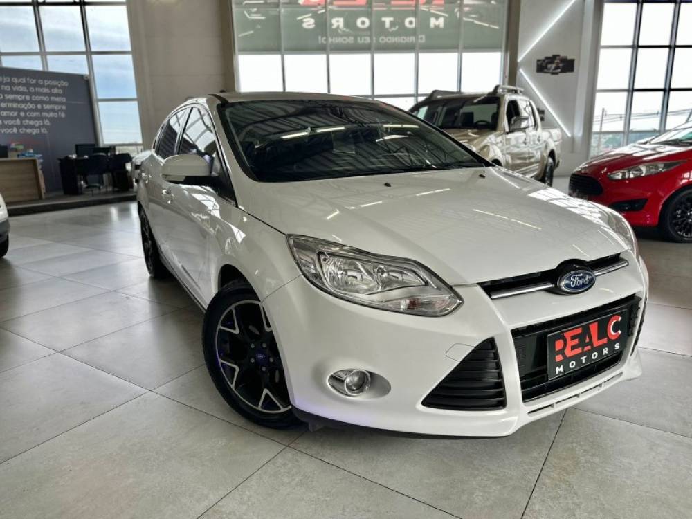FORD - FOCUS - 2014/2014 - Branca - R$ 57.900,00