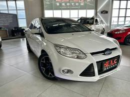FORD - FOCUS - 2014/2014 - Branca - R$ 57.900,00