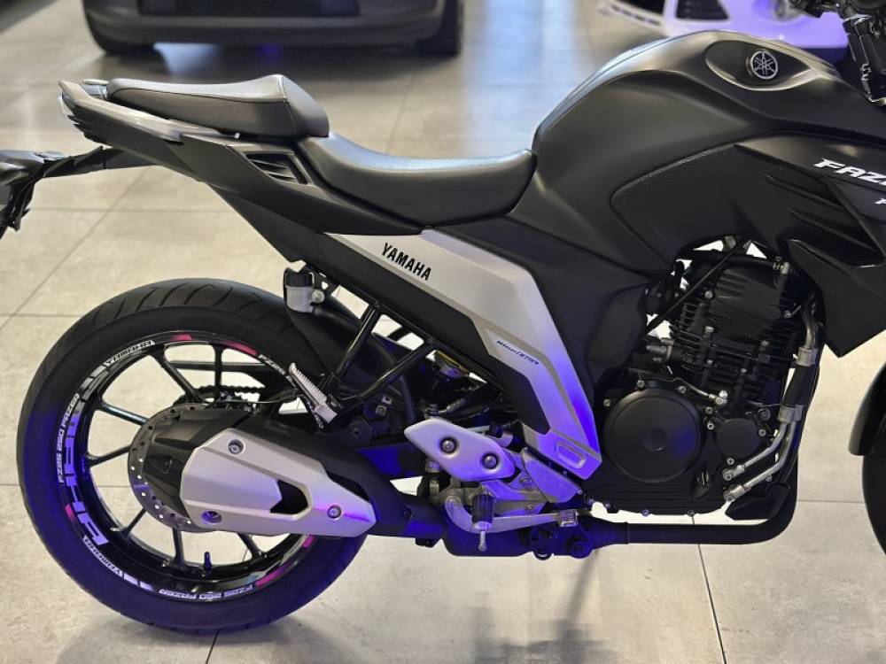 YAMAHA - FAZER - 2022/2023 - Preta - R$ 22.900,00