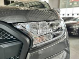 FORD - RANGER - 2021/2022 - Cinza - R$ 188.900,00