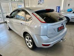 FORD - FOCUS - 2010/2011 - Prata - R$ 40.900,00