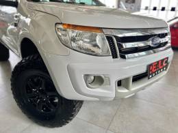 FORD - RANGER - 2014/2015 - Branca - R$ 128.900,00