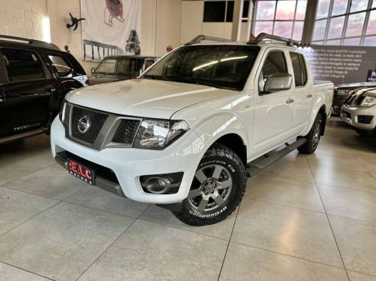 NISSAN - FRONTIER - 2014/2015 - Branca - R$ 109.900,00
