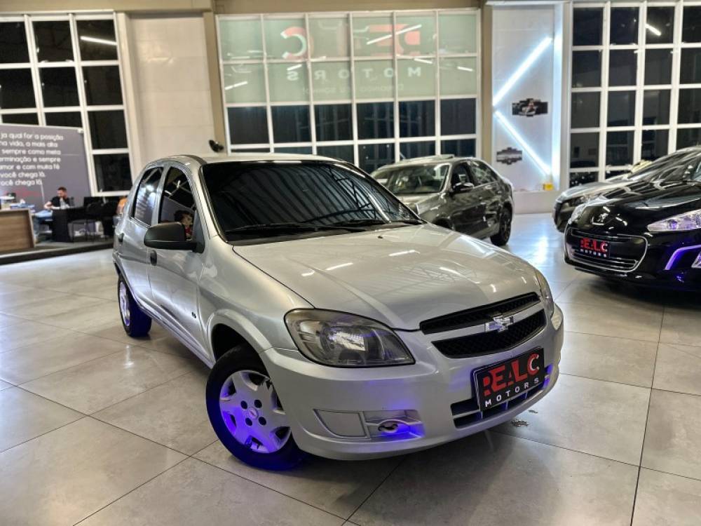 CHEVROLET - CELTA - 2011/2012 - Prata - R$ 25.900,00