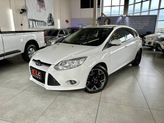 FORD - FOCUS - 2014/2014 - Branca - R$ 58.900,00