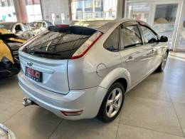 FORD - FOCUS - 2010/2011 - Prata - R$ 40.900,00