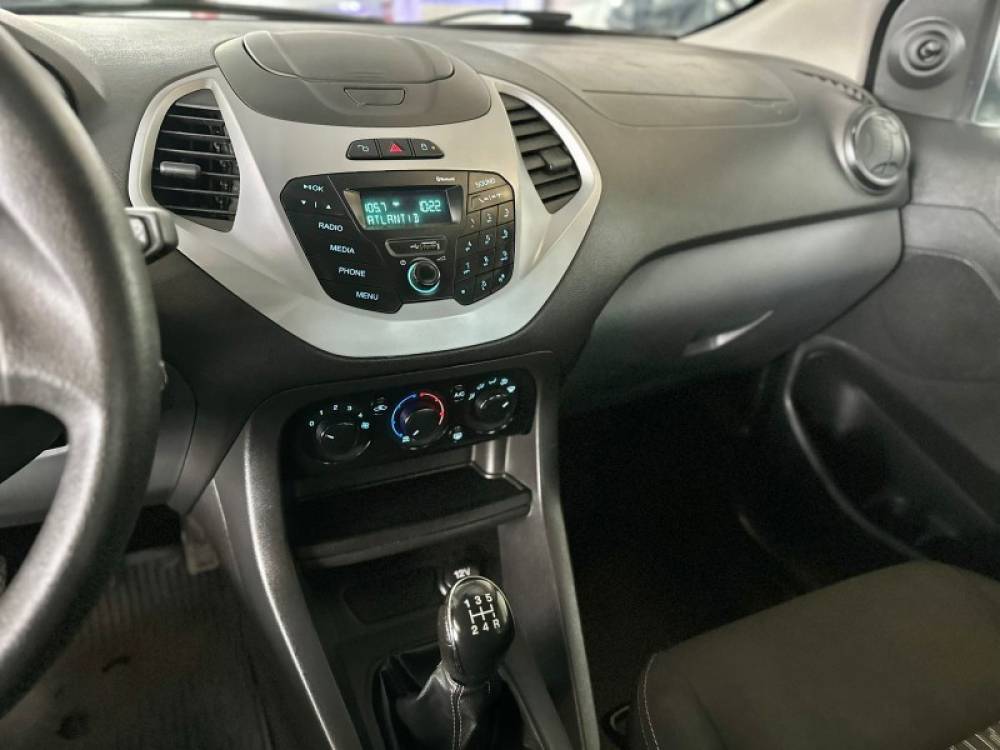 FORD - KA - 2015/2016 - Prata - R$ 43.900,00