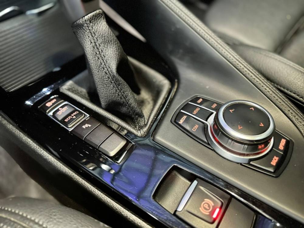 BMW - X1 - 2018/2019 - Cinza - R$ 137.900,00