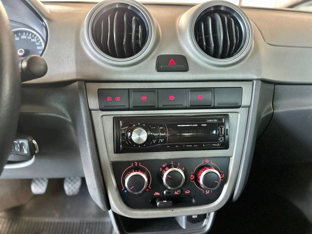 VOLKSWAGEN - VOYAGE - 2009/2010 - Prata - R$ 34.900,00