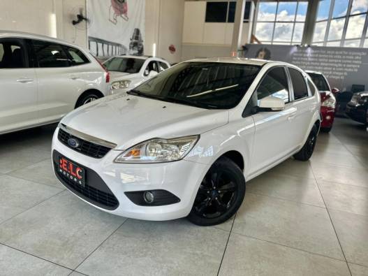 FORD - FOCUS - 2011/2012 - Branca - R$ 43.900,00