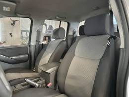 NISSAN - FRONTIER - 2014/2015 - Branca - R$ 109.900,00