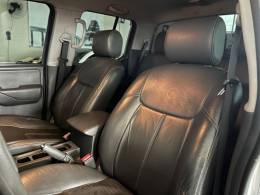 NISSAN - FRONTIER - 2014/2015 - Prata - R$ 97.900,00