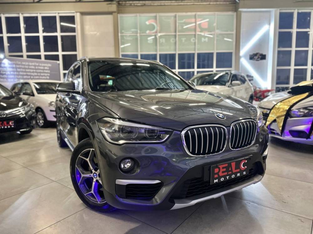 BMW - X1 - 2018/2019 - Cinza - R$ 137.900,00
