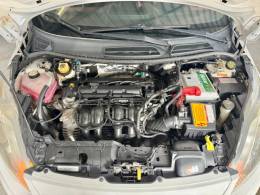 FORD - FIESTA - 2012/2013 - Branca - R$ 43.900,00