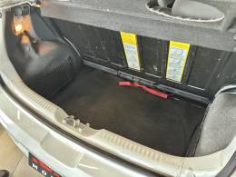 VOLKSWAGEN - FOX - 2011/2012 - Branca - R$ 40.900,00