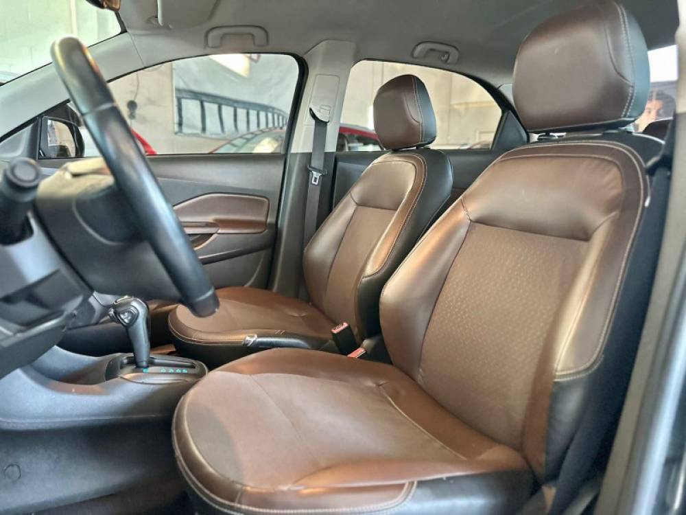 CHEVROLET - COBALT - 2018/2019 - Cinza - R$ 59.900,00